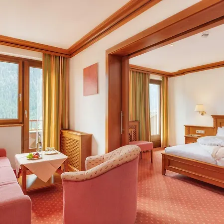 호텔 Berg-spa & Zamangspitze 4*